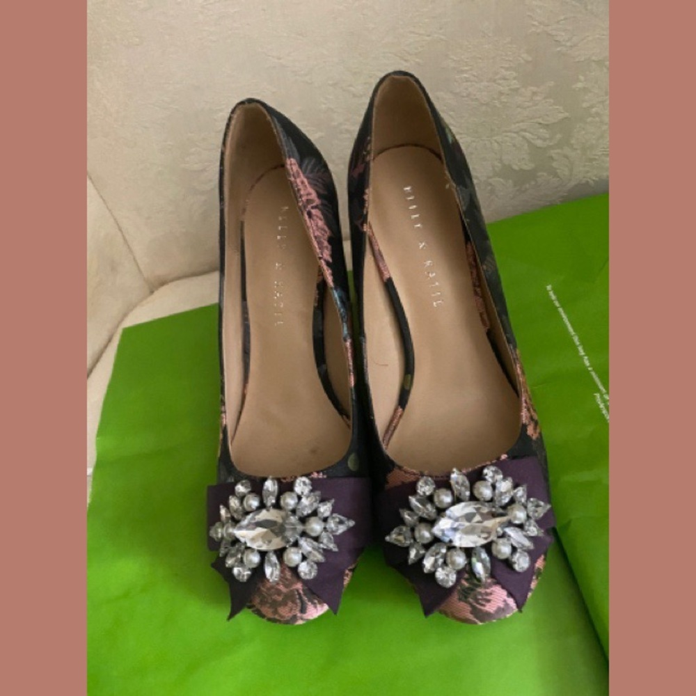 Multi-color cloth heels with beautiful jeweled attachment